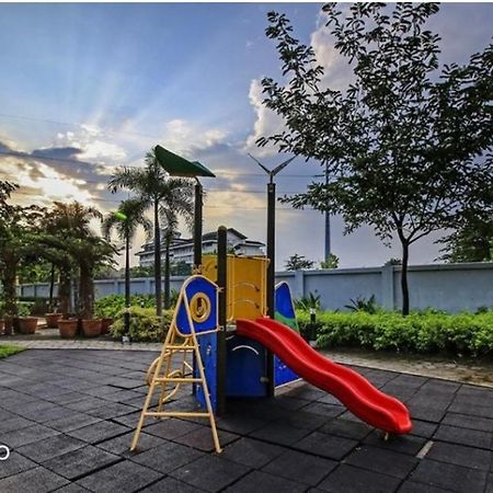 Lovely 2 Bedroom Condo With Free Secured Parking Manila Luaran gambar